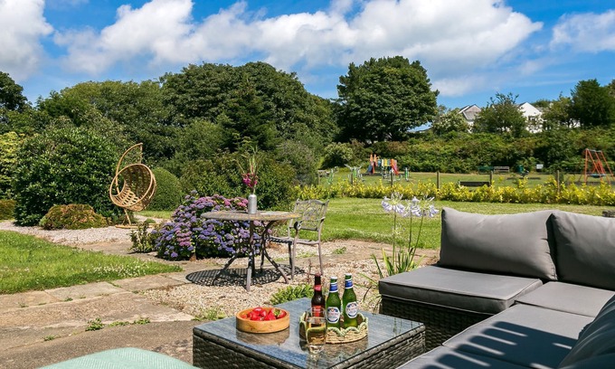 Abersoch Cottage | Cwmafon - sleeps 7 guests in 3 bedrooms