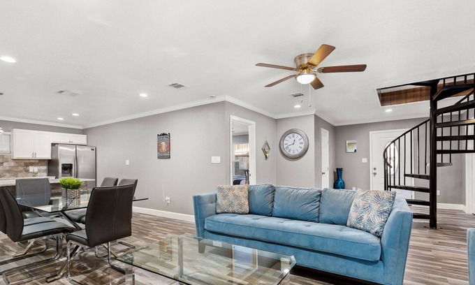 Leon Valley House | CYC Eclectic Back House with BBQ Gazebo