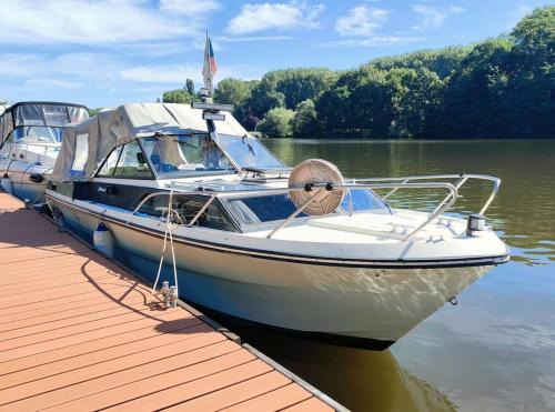 Borek Boat Rental | Wake Port Boat, ubytování na lodi