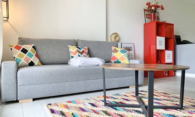 Secteur 1 Apartment | #D1| The red one π| Studio sofa bed | Near GEM, train station