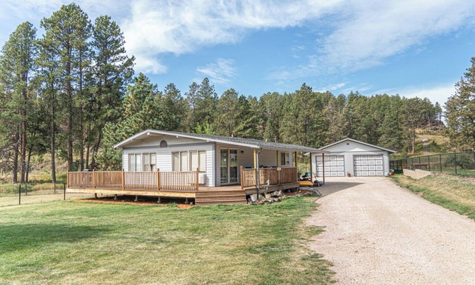 Hill City House | Dads Two Bedroom 1 Bath home and1 car garage. Walk to downtown Hill City, SD