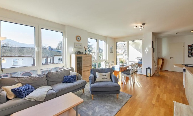 Historic Downtown Apartment | Daheim & Unterwegs