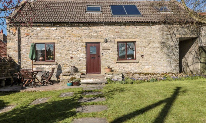 Newton-on-Rawcliffe Cottage | DAIRY HOUSE, pet friendly, with open fire in Newton-Upon-Rawcliffe