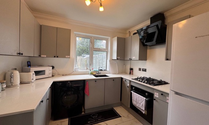 Southampton House | Daisy Haven in Southampton