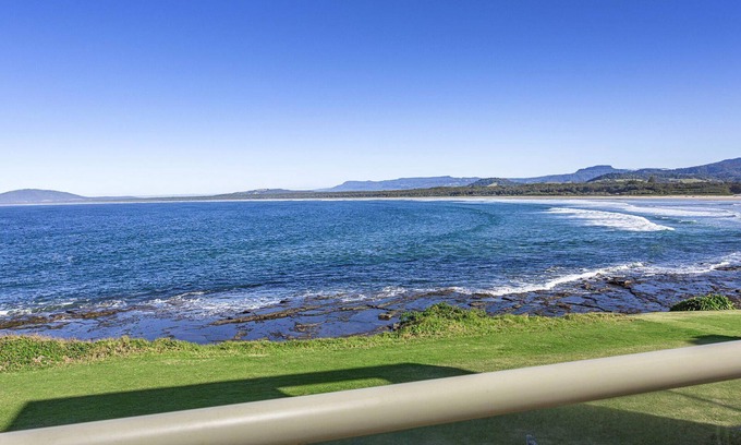 Gerroa House | Dambreezy - Water Views