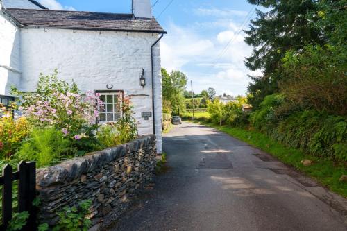 Crook House | Damson Cottage - Chocolate Box Cottage in Crook, near Bowness