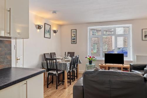 Laugharne House | Dan Y Bryn - A lovely 3 bedroom house centrally located in Laugharne