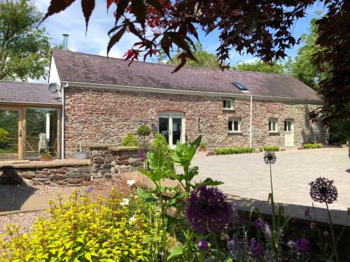 Carmarthen Bed & Breakfast | Dan y Graig Barn, Carmarthen