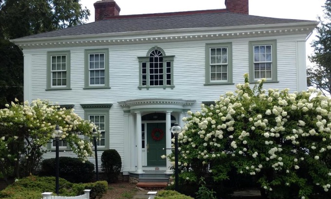 South Hadley Bed & Breakfast | Daniel Stebbins B and B
