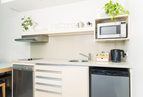 Stuart Park House | Darwin Harbour and City Views Apartments
