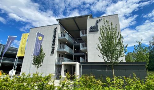 Korntal-Munchigan Apartment | Das Schlafwerk Stuttgart-Nord VOLLDIGITALES HOTEL-SELF-CHECK IN - keine Rezeption-LowBudget-cashless