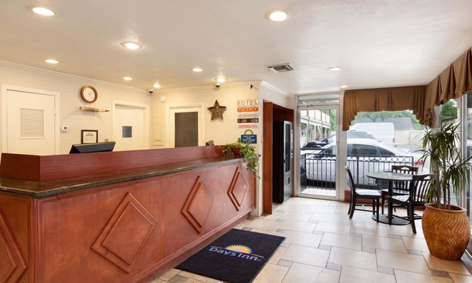 Cherrywood Hotel | Days Inn by Wyndham Austin/University/Downtown