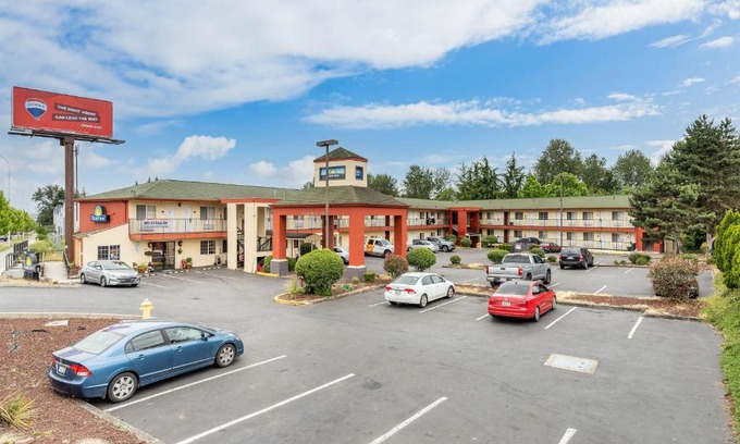 Federal Way Hotel | Days Inn by Wyndham Federal Way