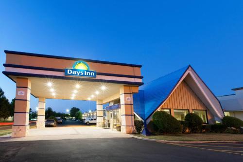 Norman Hotel | Days Inn by Wyndham Norman