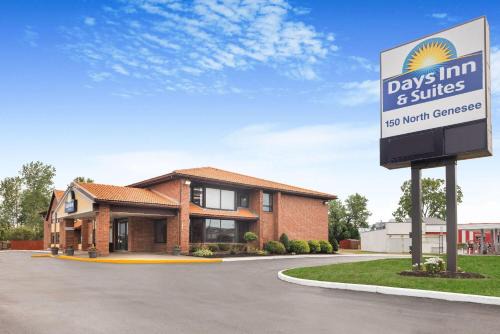 Utica Hotel | Days Inn by Wyndham Utica