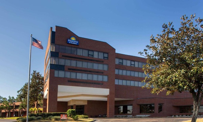 Tallahassee Hotel | Days Inn & Suites by Wyndham Tallahassee Conf Center I-10