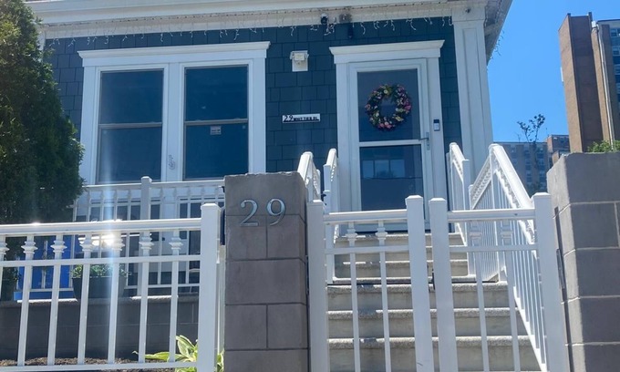 Newark House | DAYTON DREAM Cozy bedroom with private bathroom and terrace, 5 min from Airport