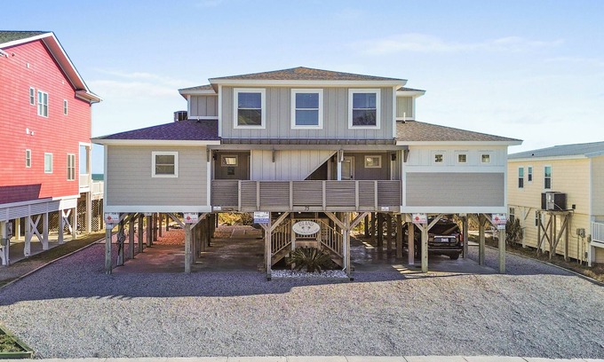 Ocean Isle Beach Condo | Dazzling Oceanfront Condo - Perfect for a Couples Getaway!