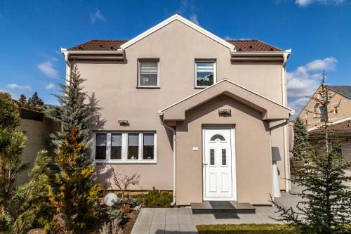 Novi Sad Villa | DC Executive Homes