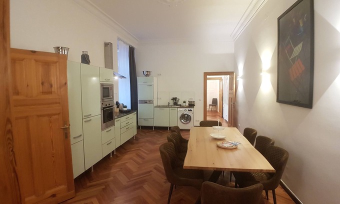 Kreuzberg Apartment | Spacious, family-friendly old Berlin apartment in the heart of the city