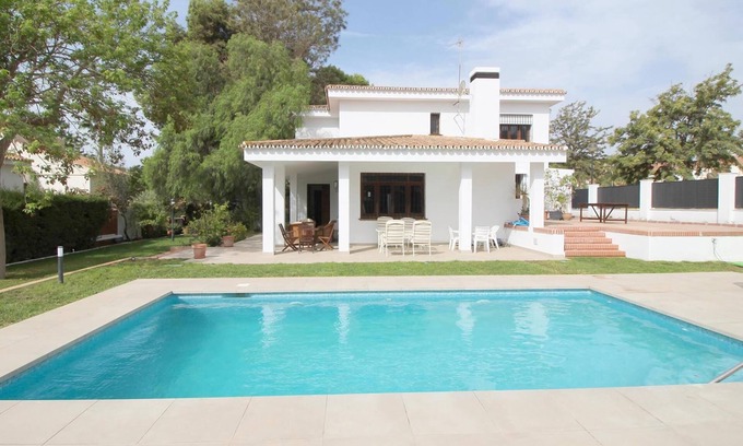 Velez-Malaga Villa | Del Parque Flats Villa Sauce