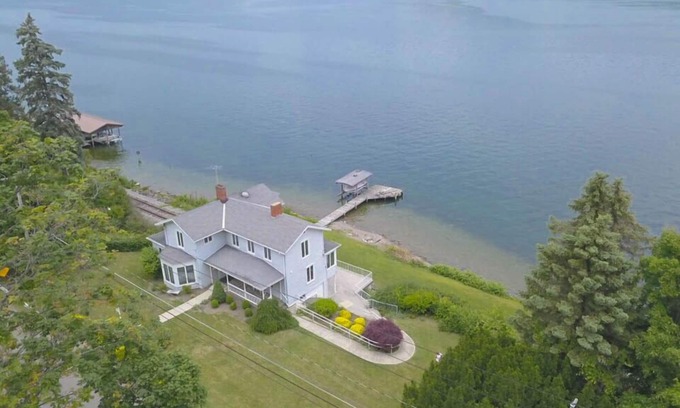 Watkins Glen Cottage | Dean Lake House:"Historic Seneca Lake Home"