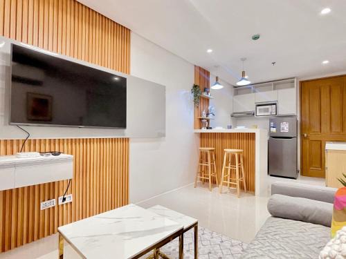 Pallocan Apartment | Debbie's Modern 1 BR Condo Unit