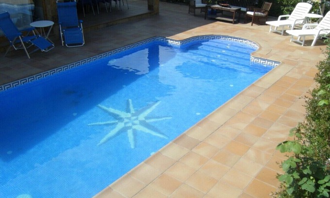 Lloret de Mar Villa | December discounts. Villa at 900m from the beach. Air conditioning.