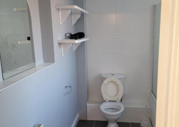 Dukinfield House | Decent Homes No 4- modern double room