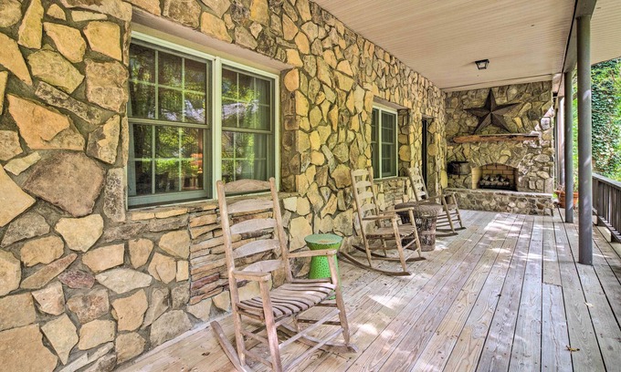 Chimney Rock Cottage | Deck w/Fireplace: Pet-friendly Lake Lure Retreat