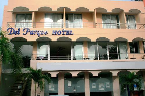 Corozal Hotel | Del Parque Hotel