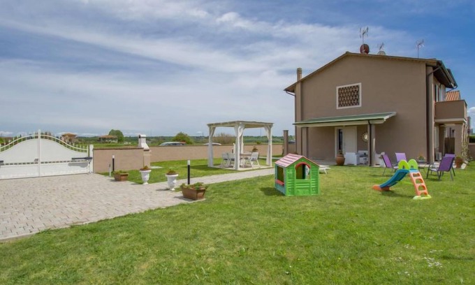 Cascine-La Croce House | del Sole by Interhome
