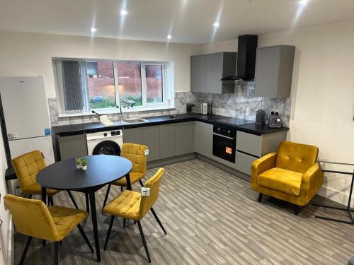 Long Eaton Apartment | Delightful 2-Bedroom Flat Perfect for City Adventurers