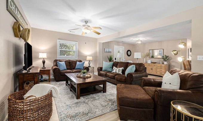 Mount Pleasant Apartment | Delightful, Spacious 4BR/2BA close to Shem Creek!