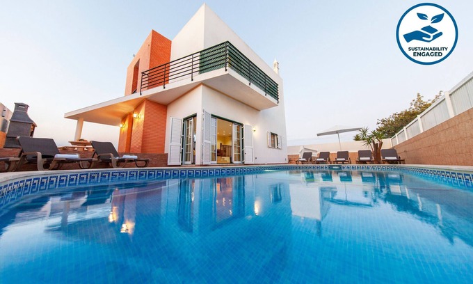 Albufeira Villa | Delightful Villa, Heatable Pool, BBQ and A/C