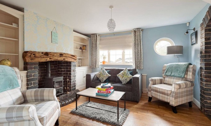 Mayfield Cottage | Dell View, charming country cottage for 4 in Derbyshire Dales- Close to Alton Towers
