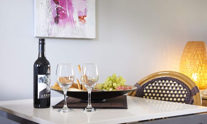 East Melbourne Apartment | Deluxe 1 Bedroom Serviced Apartments