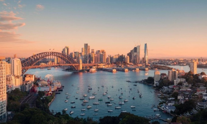 Kensington Apartment | Deluxe 2BR Defries Avenue, Zetland, New South Wales