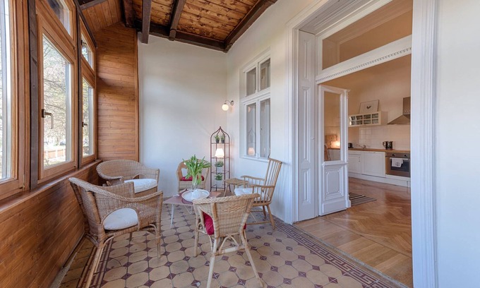 Reichenau an der Rax House | Deluxe Apartment (Top 1) - two bedrooms & winter garden & conservatory -Landhaus Blauer Spatz