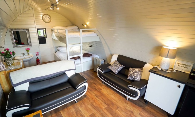 Frodsham Ski Chalet | Deluxe Glamping Pod With Hot Tub in Frodsham