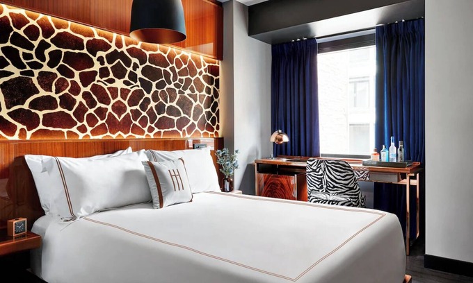 Midtown Hotel | Deluxe Queen Room | Hotel Hendricks | Walk to Bryant Park and Times Square