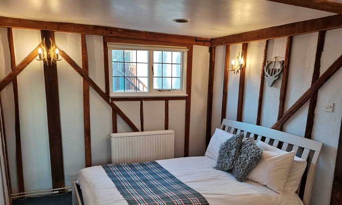 Great Hallingbury Apartment | Deluxe Retreat Accommodation