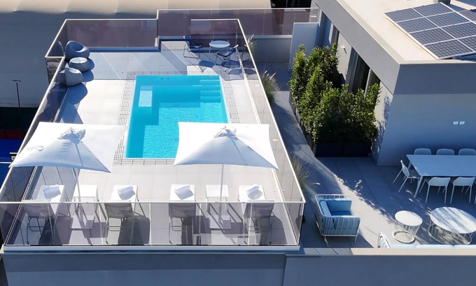 Municipio 2 House | Deluxe Suite with heated pool in the heart of Bari