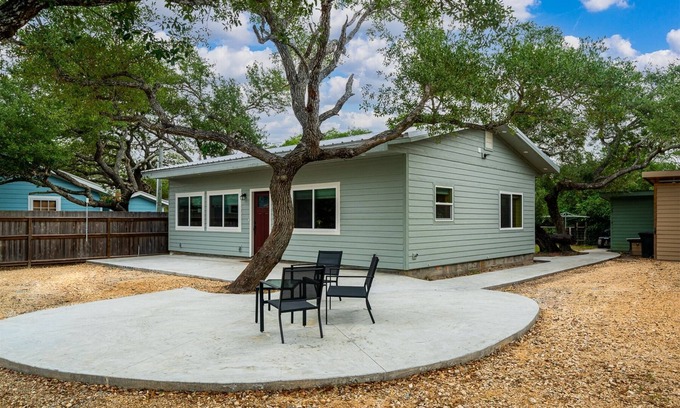 Rockport House | .Dena`ina Cottage - 2 Bed 2 Bath Pet Friendly