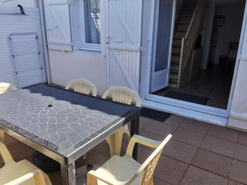 La Tranche-sur-Mer Apartment | Dernière minute ! Pavillon T2 avec mezzanine, piscine et accès plage, La Tranche sur Mer - FR-1-357-60
