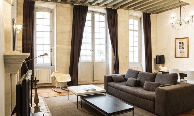 Hotel de Ville - Quinconces Apartment | Descazeaux