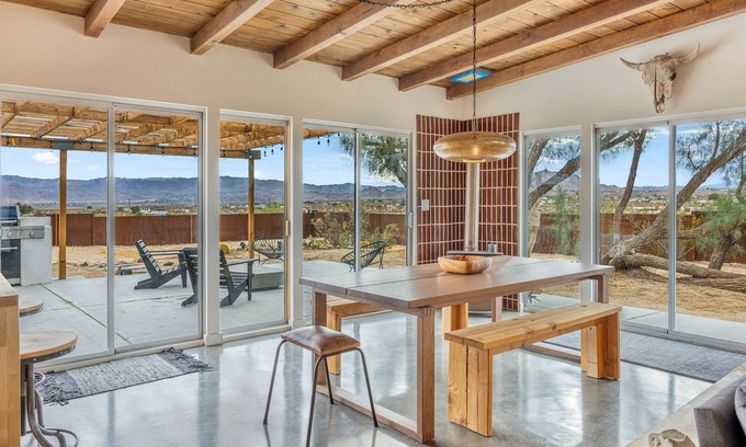 Joshua Tree House | Desert Hearts Ranch - BBQ, Quiet and Dark Skies in Joshua Tree