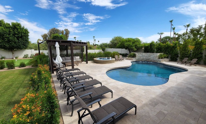 Shea Ranchos House | Desert Pickle-ball Paradise in Scottsdale
