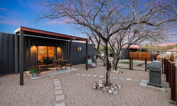 Wickenburg House | Desert Sunrise: Horses and Dogs Welcome