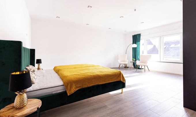 Pellenz Apartment | Design apartment centrally located in Andernach with top view, WiFi, kitchen, parking space
